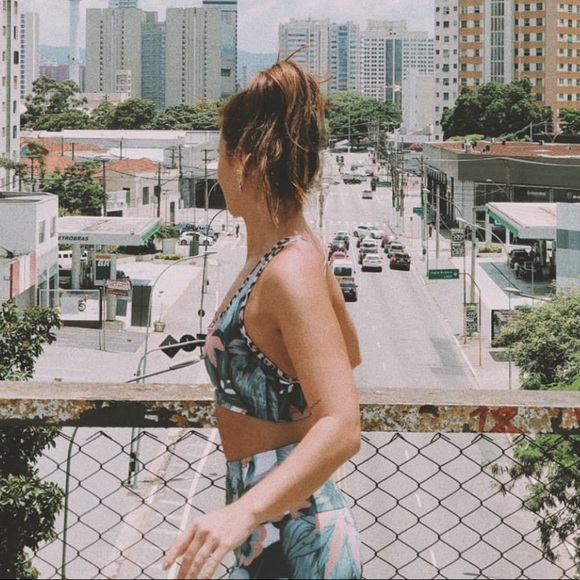 Onzie ⚡️ NWT biker shorts - Picture 1 of 6